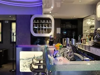 Le Bar