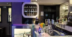 Le Bar